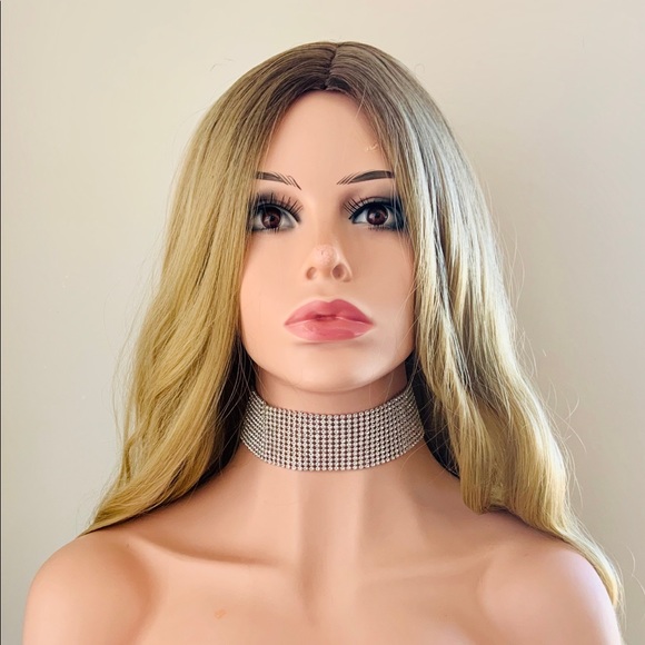 Effortless “Put On & Go” Ombre Blonde 22” Synthetic Wig - Picture 8 of 11